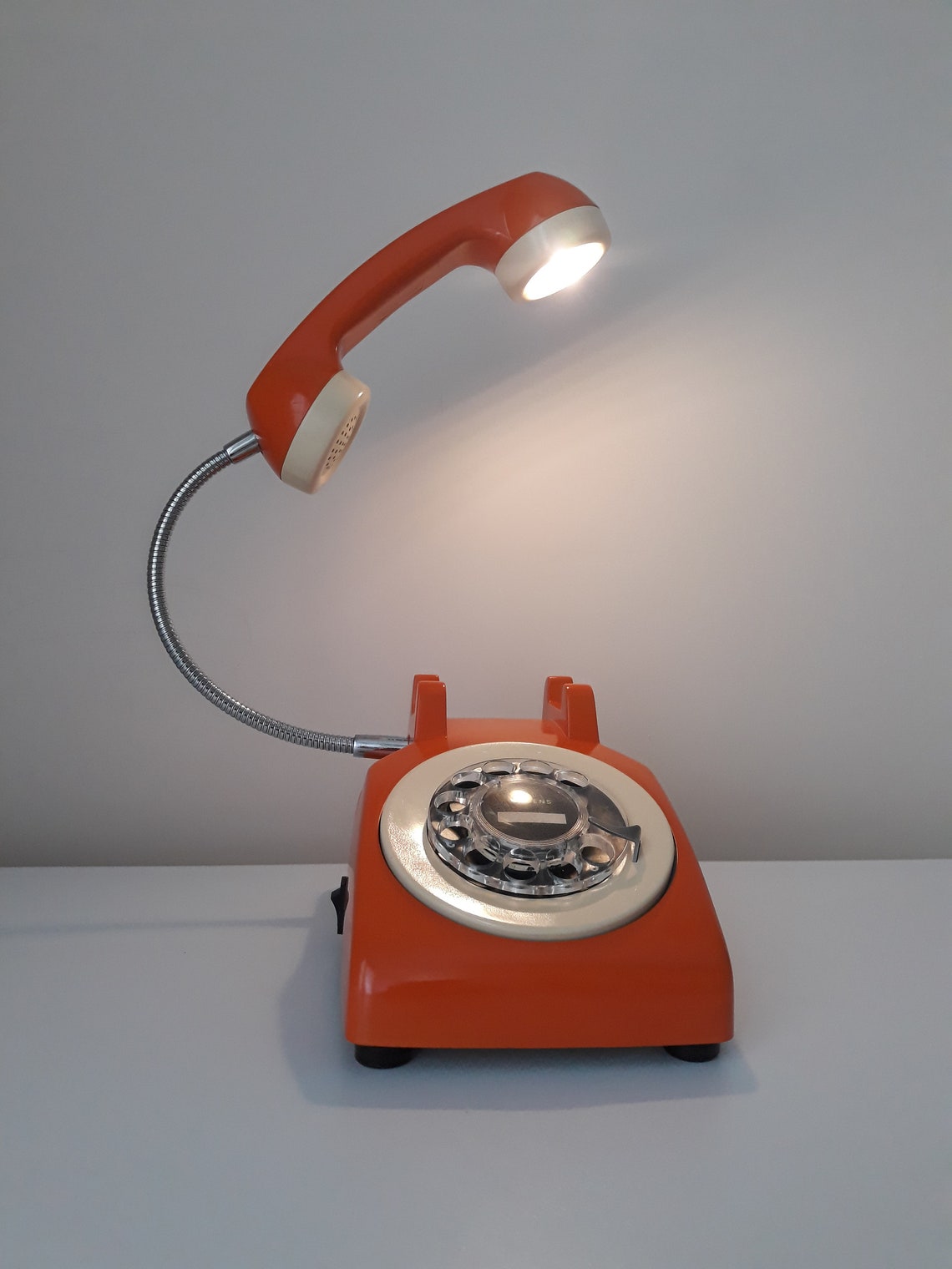 📞Vintage Orange Telephone Lamp