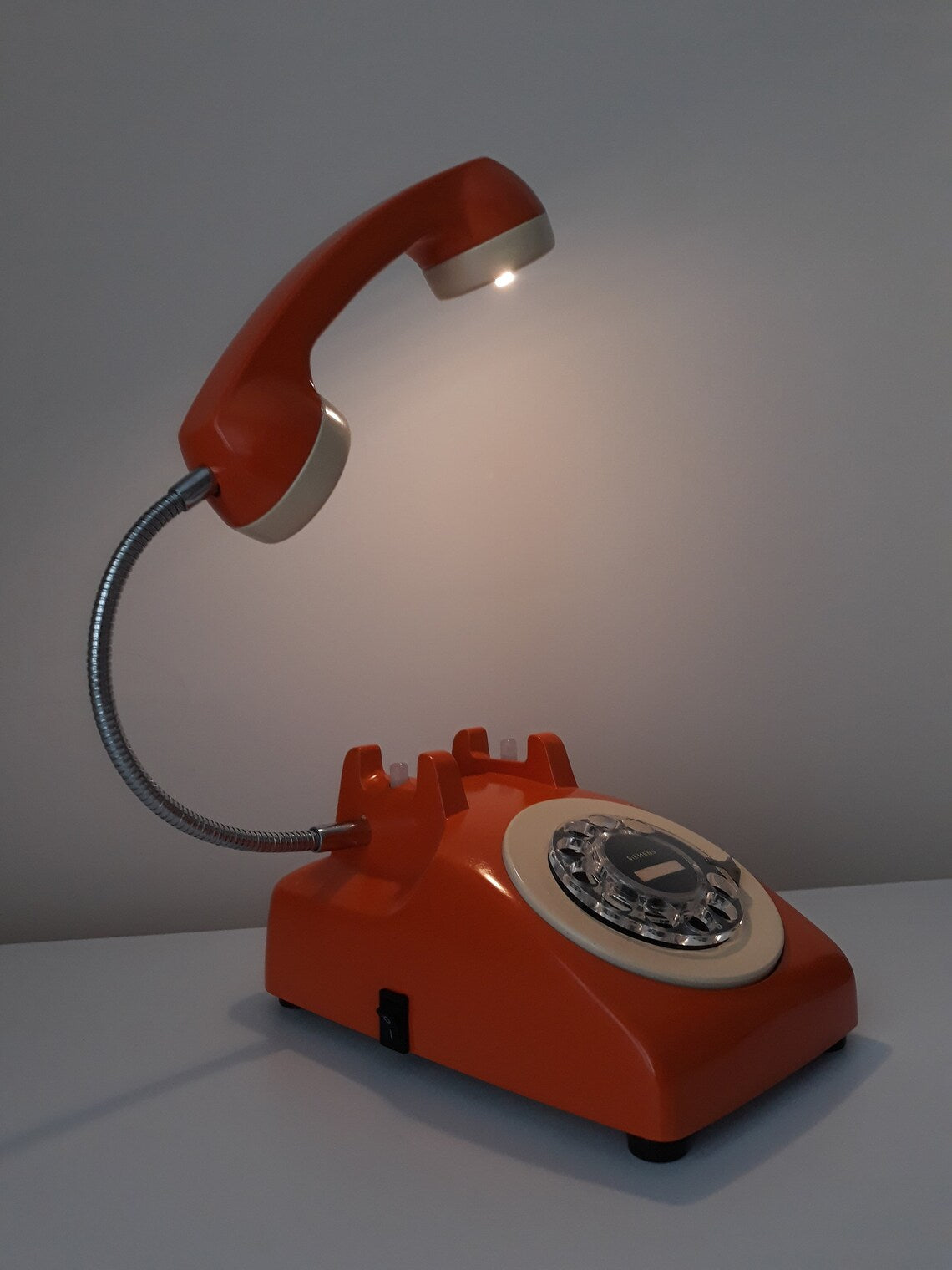 📞Vintage Orange Telephone Lamp