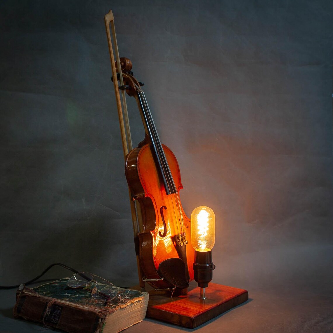 Vintage Style Edison Lamp with Detachable Children's Violin