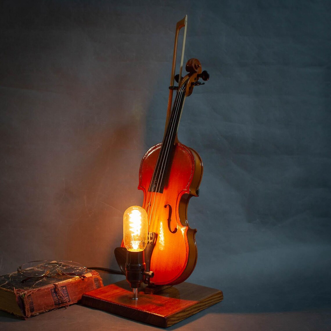 Vintage Style Edison Lamp with Detachable Children's Violin